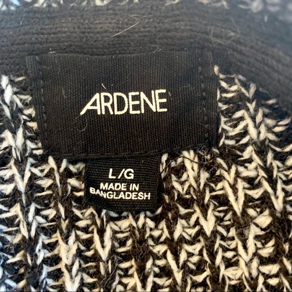 Ardene Cabin Sweater - Picture 3 of 6